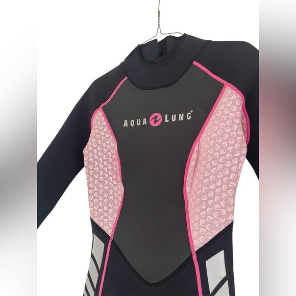 Aqua Lung | Women’s Pink & Black Wet Suit (3mm) - Picture 2 of 4